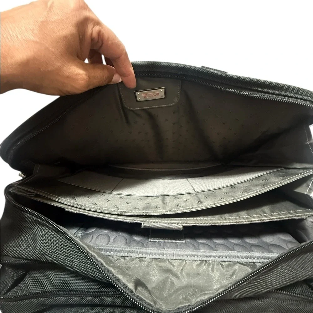 TUMI Alpha Expandable Briefcase Ballistic Nylon Laptop Messenger Bag Black